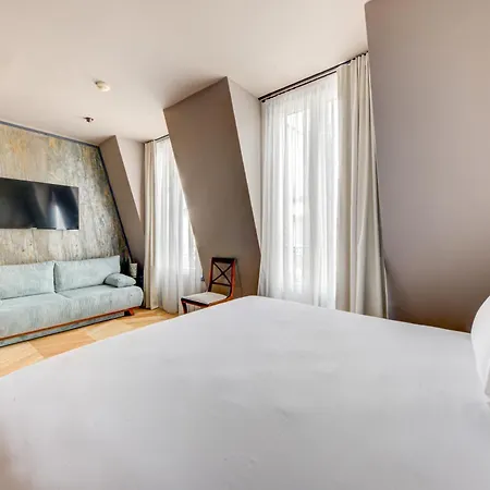 Maat Batignolles 3* Parigi