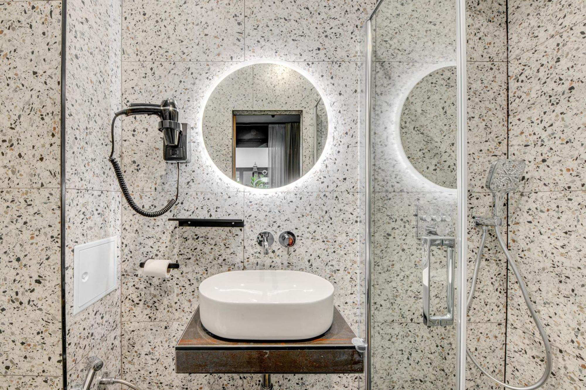 Maat Batignolles 3* Parigi