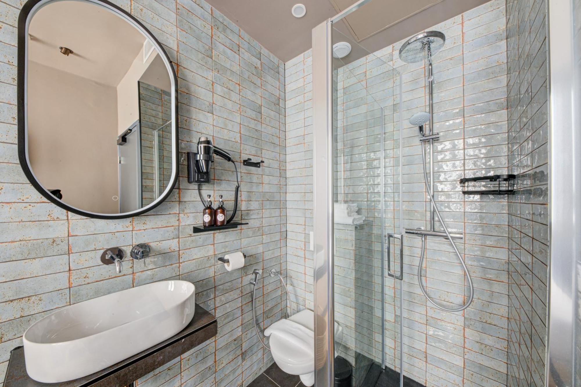 Maat Batignolles Hotel 3*