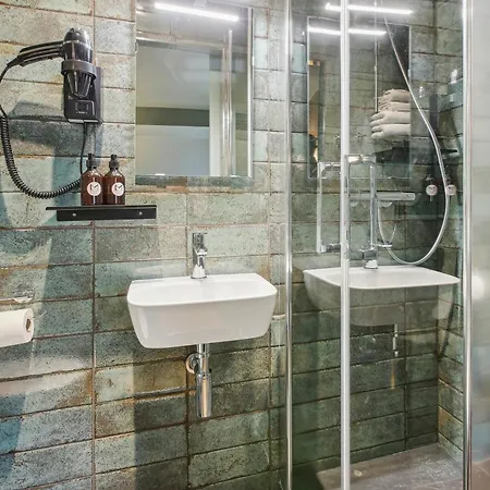 Hotel Maat Batignolles Parigi