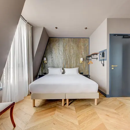 Maat Batignolles Parigi