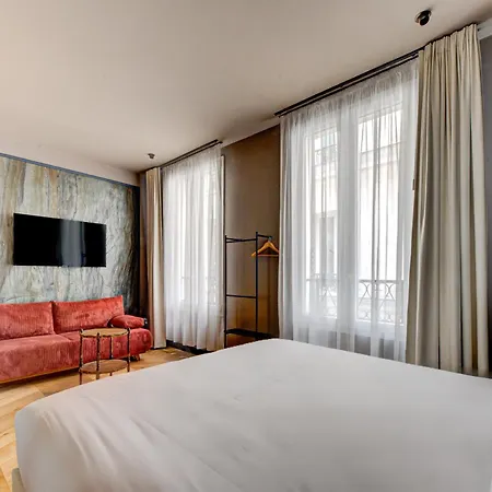 Maat Batignolles 3*